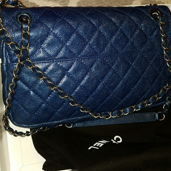 AUTHENTIC Chanel Irridescent Caviar - Picture 5 of 10